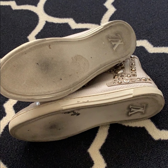 Louis Vuitton Shoe - Picture 2 of 2